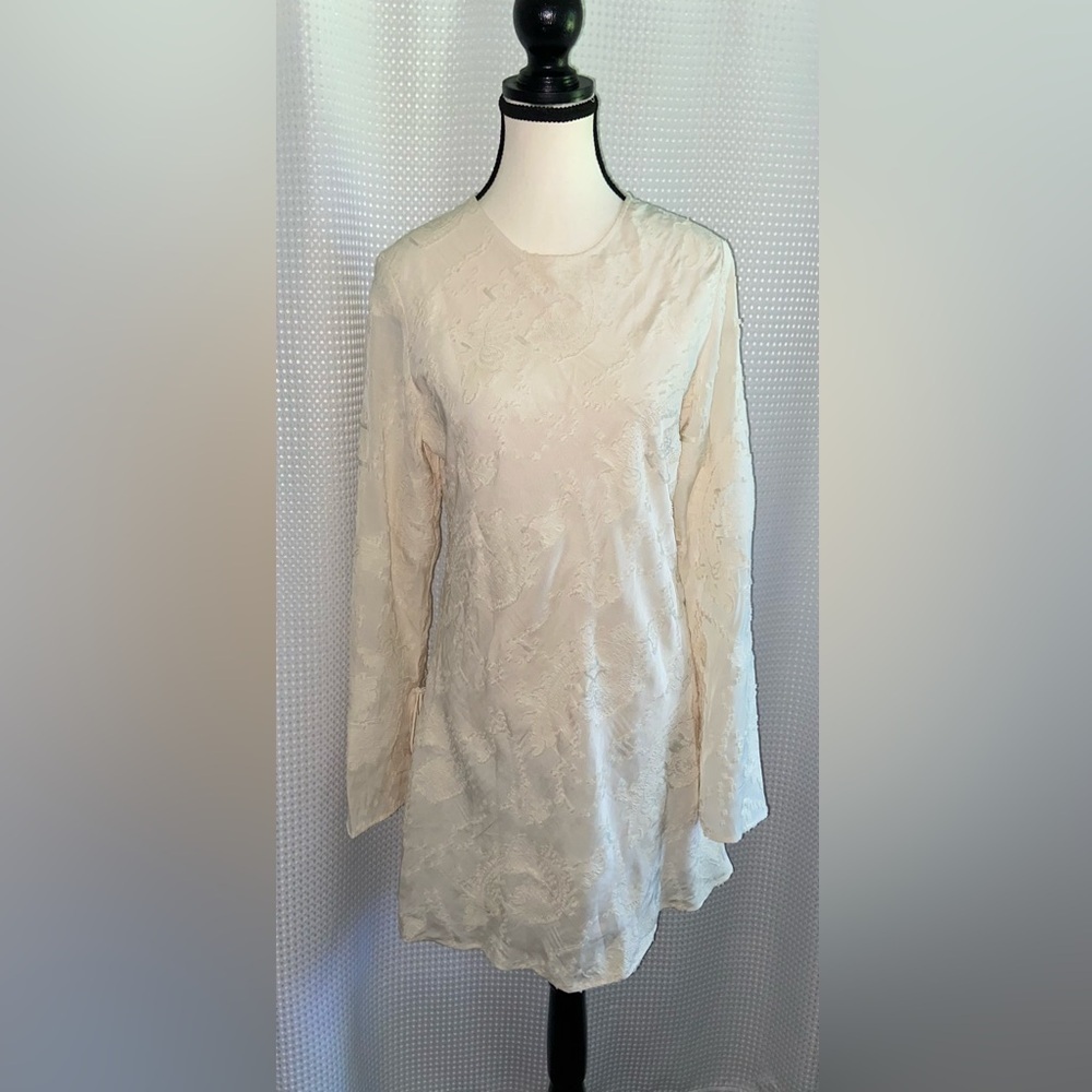 Women’s H&M Cream‎ Jacquard open back Mini Dress size medium NWT